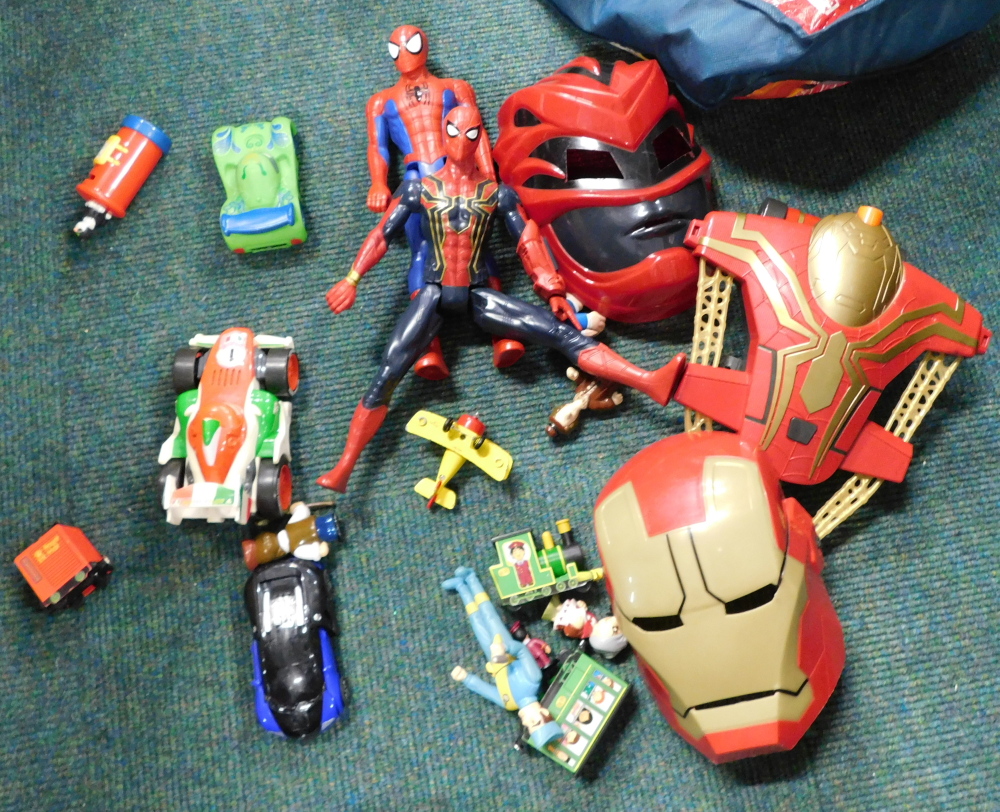 Various toys and games, comprising mainly Marvel, to include Spider Man, Spider Man and Iron Man mas