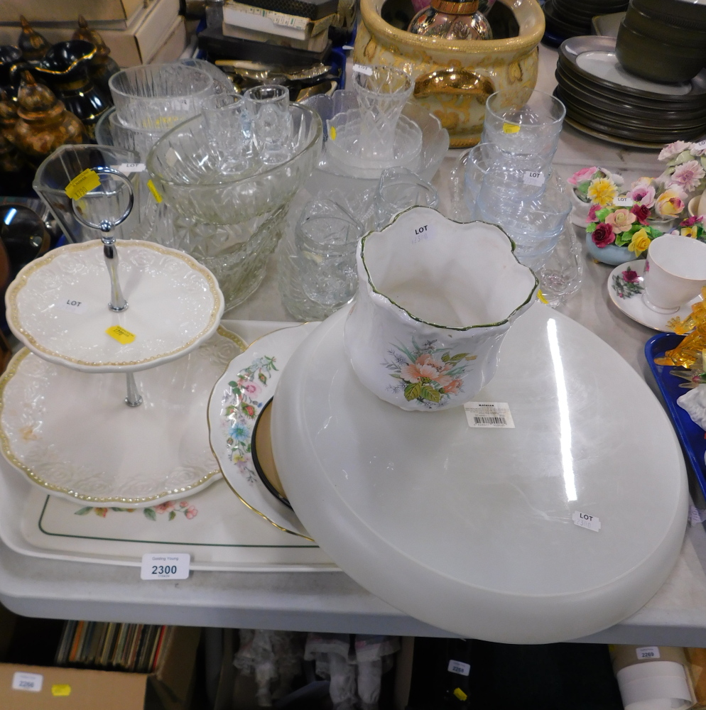 Household wares, comprising a Minton Cottage Garden dinner plate, various glassware, serving trays,