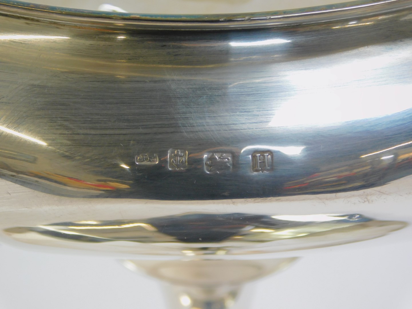 Motor Racing Interest. A George V silver two handled trophy awarded to Raymond Mays, the circular bo - Image 4 of 4