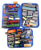 Hornby, Tri-ang, Airfix and other OO gauge rolling stock, including GW Crocodile H well wagon, Royal