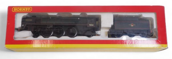A Hornby OO gauge Britannia class 7MT locomotive Clive of India, 4-6-2, 70040, in BR lined green, R2