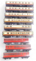 Hornby Dublo coaches, including BR mark 1 corridor composite coaches, restaurant car and three Hornb