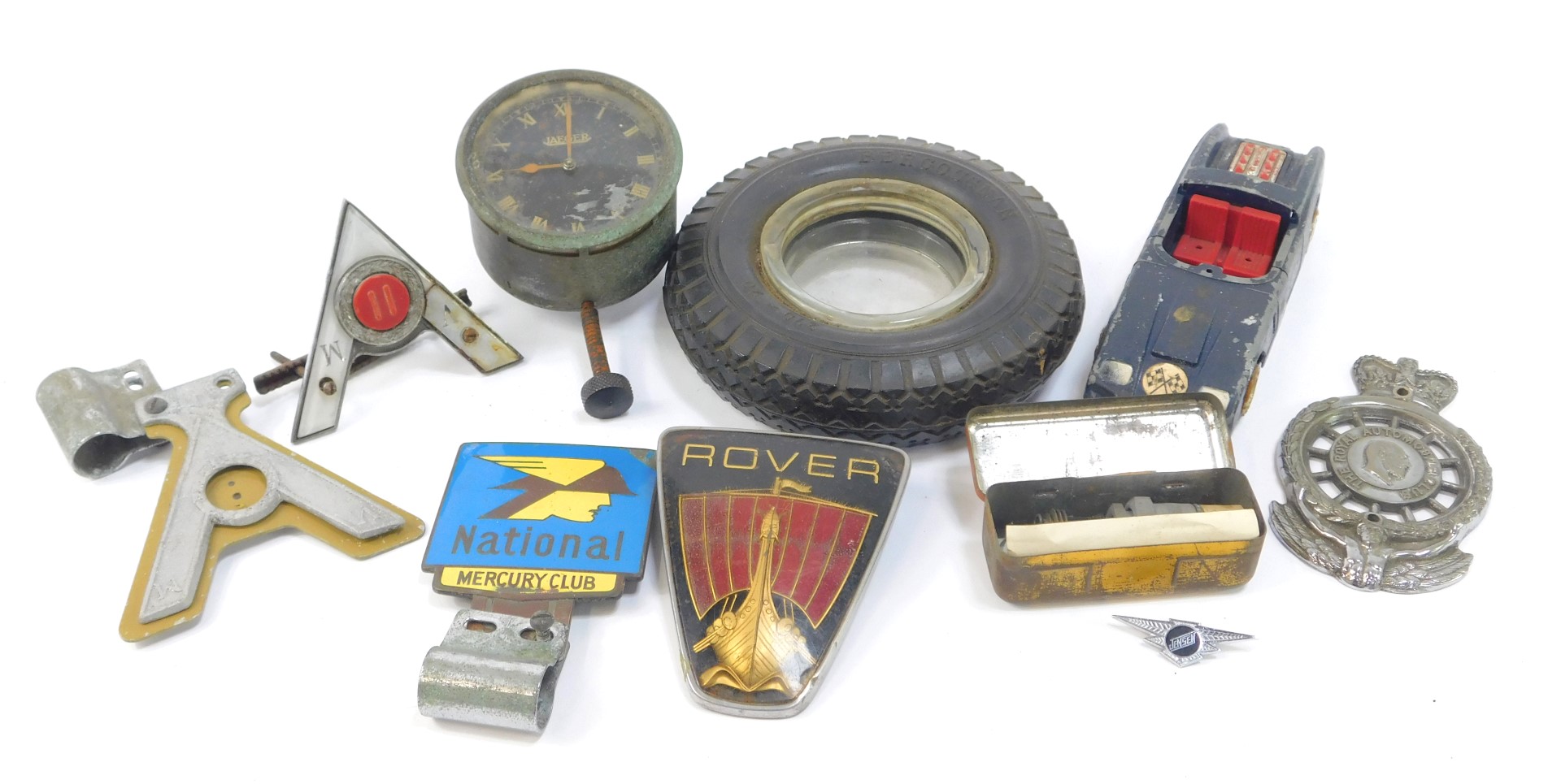 Various car badges, to include Rover, National Mercury Club, VM Driver, Royal Automobile Club, VM, R