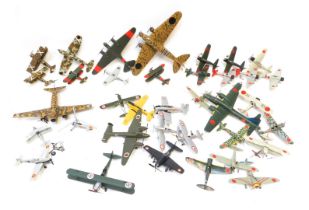 Built model planes, mainly Japanese WWII era, including Mitsubishi A6M3 type 32, Mitsubishi A6M5 653