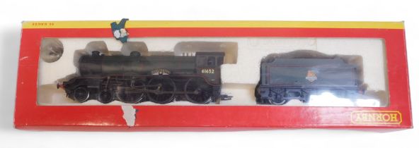 Hornby OO gauge class B17/4 locomotive Darlington, 4-6-0, 61652, BR lined green, R2209, boxed.