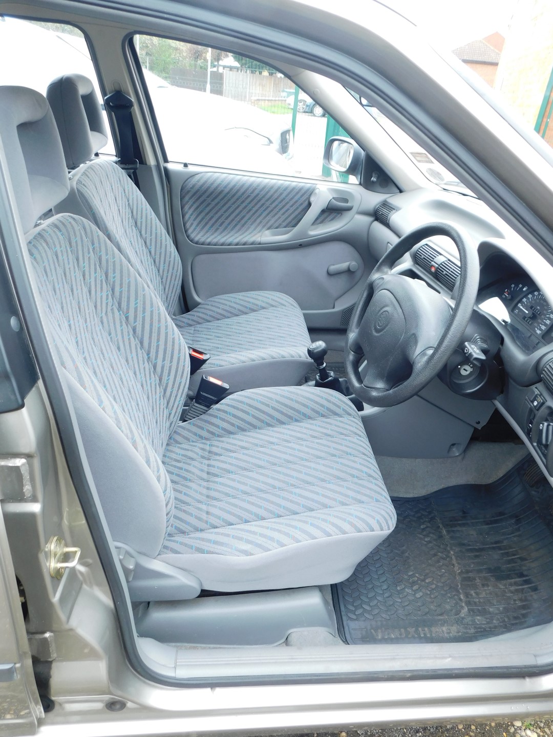 A Vauxhall Astra Merit, Registration N620 XCT, 5 door hatchback, manual, petrol, silver, first regis - Image 3 of 7