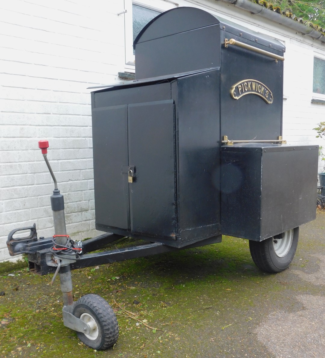 A Pickwick's gas Hot Potato trailer, with integrated sink and a gas bottle. - Image 2 of 10