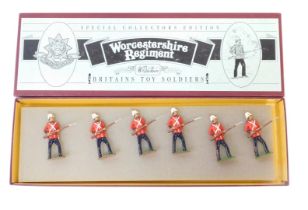 A W Britain Britain's toy soldier Worcestershire Regiment eight figure set, boxed.