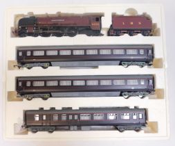 Hornby OO gauge R2370 The Royal Train train pack, including Coronation class Duchess of Sutherland l