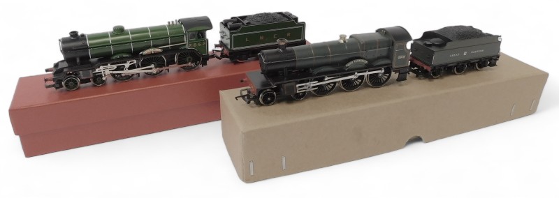 Hornby OO gauge locomotives, comprising 2918 St Catherine, Great Western lined green livery, and B17