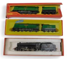 Hornby OO gauge locomotives, including a Battle of Britain class Winston Churchill 21C151 in Souther