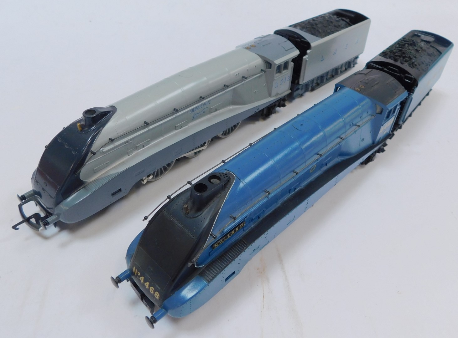 Hornby OO gauge Class A4 locomotives, comprising 4468 Mallard, LNER Garter Blue, and Silver Fox, 251 - Image 2 of 2