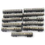 Hornby OO gauge carriages, to include luggage guard, restaurant car, etc.