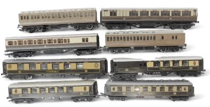 Tri-ang Graham Farish and other OO gauge coaches, to include Pullman Lucille, Pullman Mary, Pullman