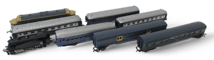 Various OO gauge locos, to include Tri-ang Railways, O gauge Jouef loco, black livery, etc.