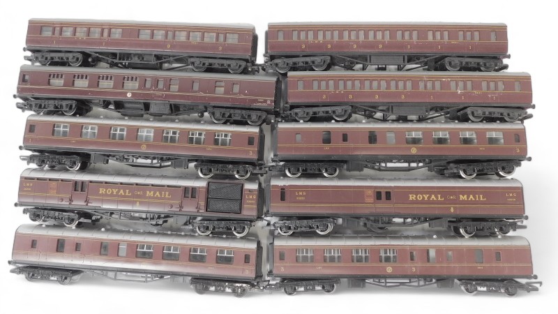 Hornby Mainline and other OO gauge coaches, to include LMS TPOs, LMS Third Class coaches, BR MkII Gu