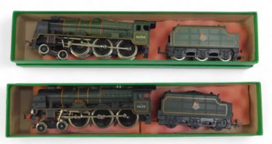 Airfix and Mainline OO gauge Royal Scot Class locomotives, Royal Scot 46100, 4-6-0, BR lined green,