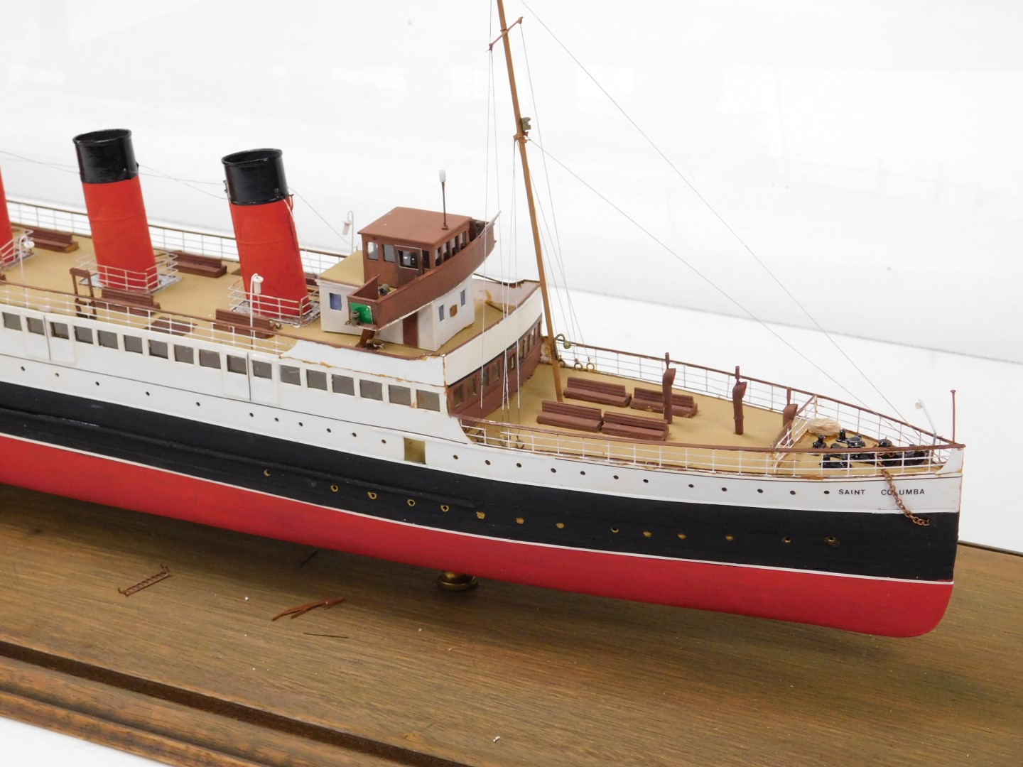 A scale model off the coastal steamer Saint Columba, formerly the Queen Alexandra, perspex cased, mo - Image 2 of 4