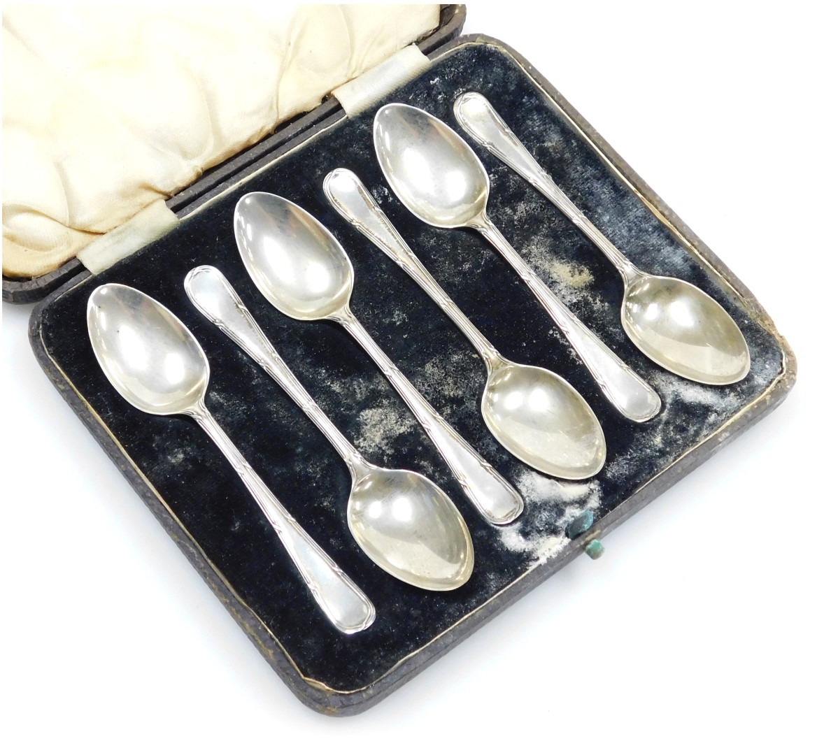 A set of six George VI coffee spoons, cased, Sheffield 1940, 1.80oz.