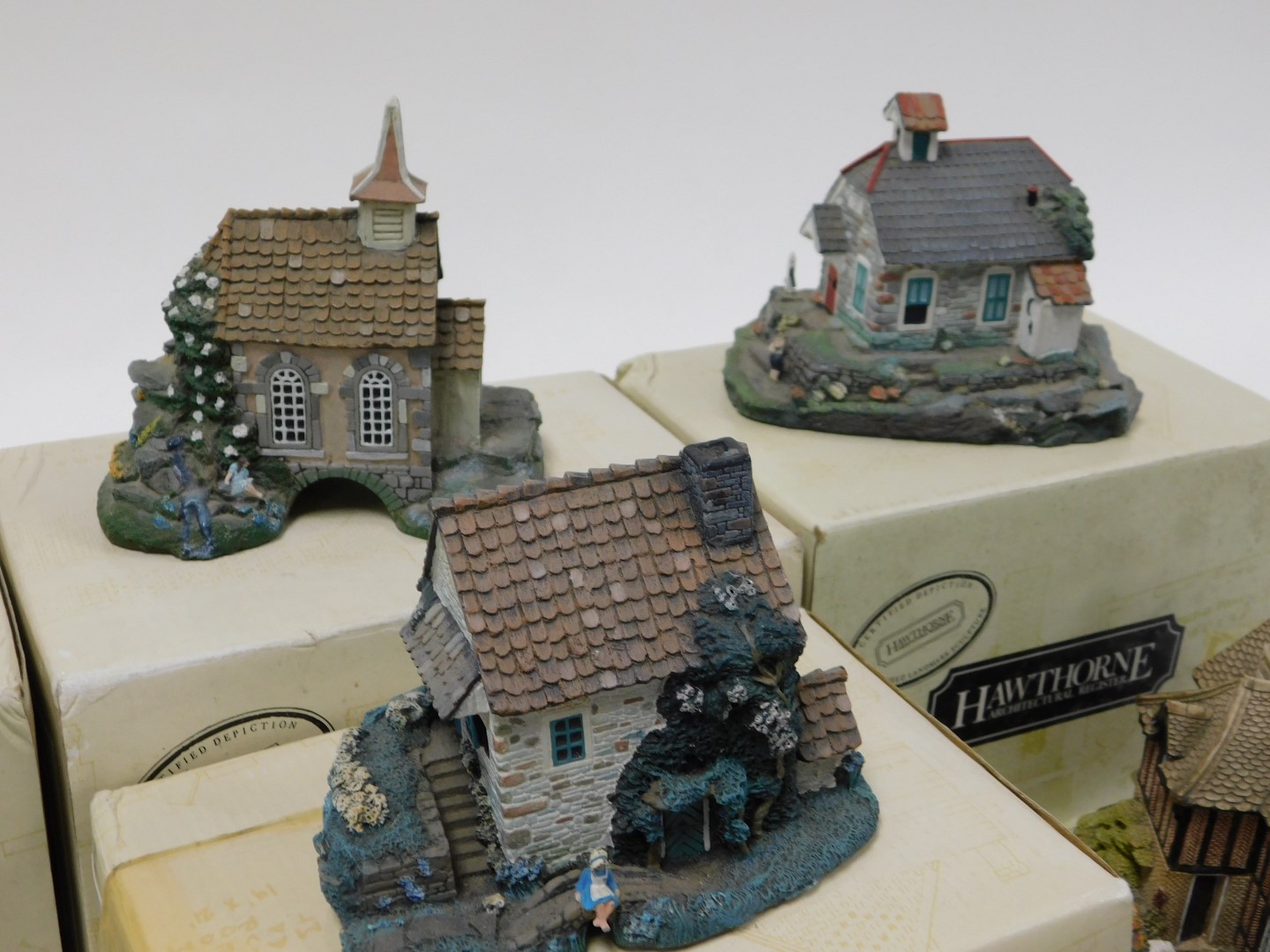 Lilliput Lane and other sculptures, some boxed, including Rose Cottage, Convent in the Woods, Shades - Image 2 of 5