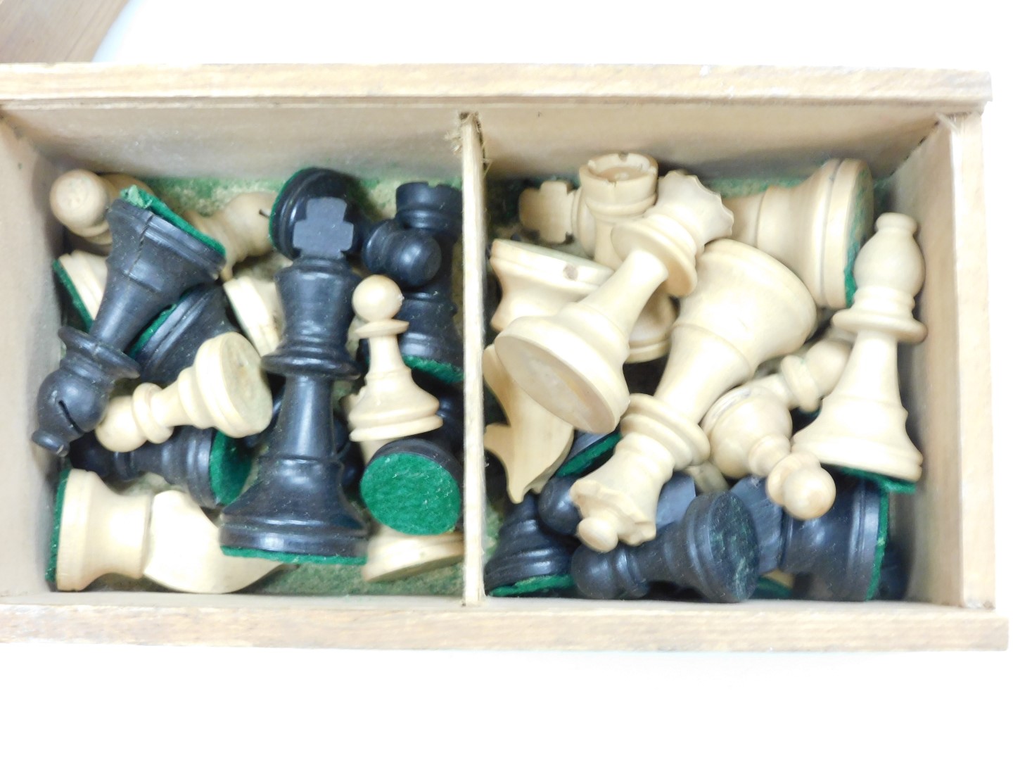 A selection of Staunton pattern and other chess sets, dominoes and drafts, all boxed. (qty) - Image 3 of 3