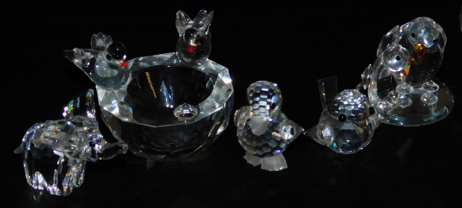 A group of Swarovski crystals, including a bird bath, small elephant, puffer fish, duckling, squirre - Image 2 of 3