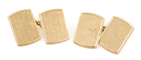 A pair of 9ct gold chain link cufflinks, with engine turned decoration, 7.39g.