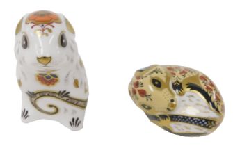 A Royal Crown Derby Imari porcelain paperweight, modelled as a mouse, circa 2005, gold button, toget