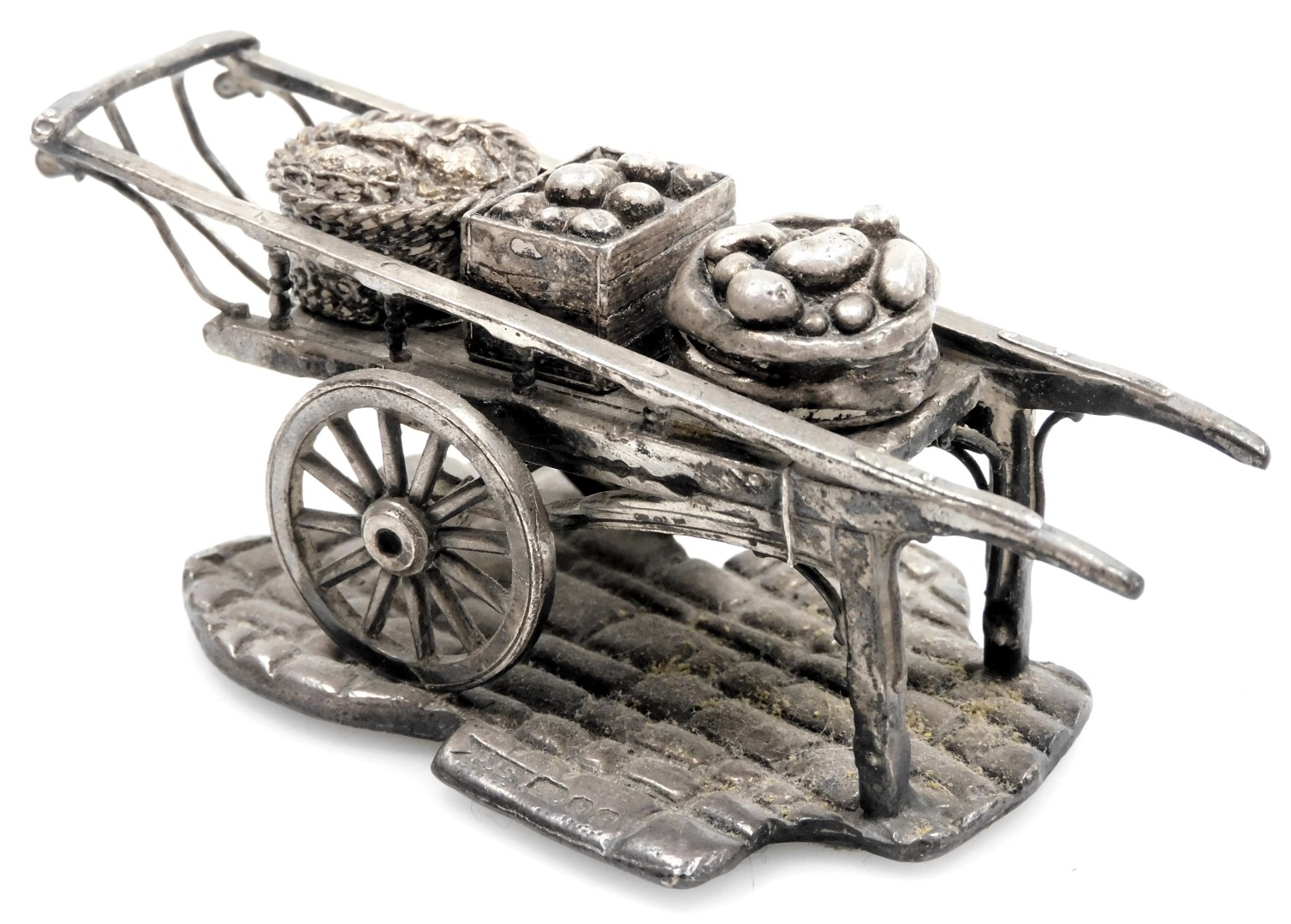 An Elizabeth II silver model of a handcart, with a box of apple, sack of potatoes, and basket of cau - Bild 2 aus 4
