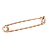 A rose metal safety pin, unmarked, 3.2g.