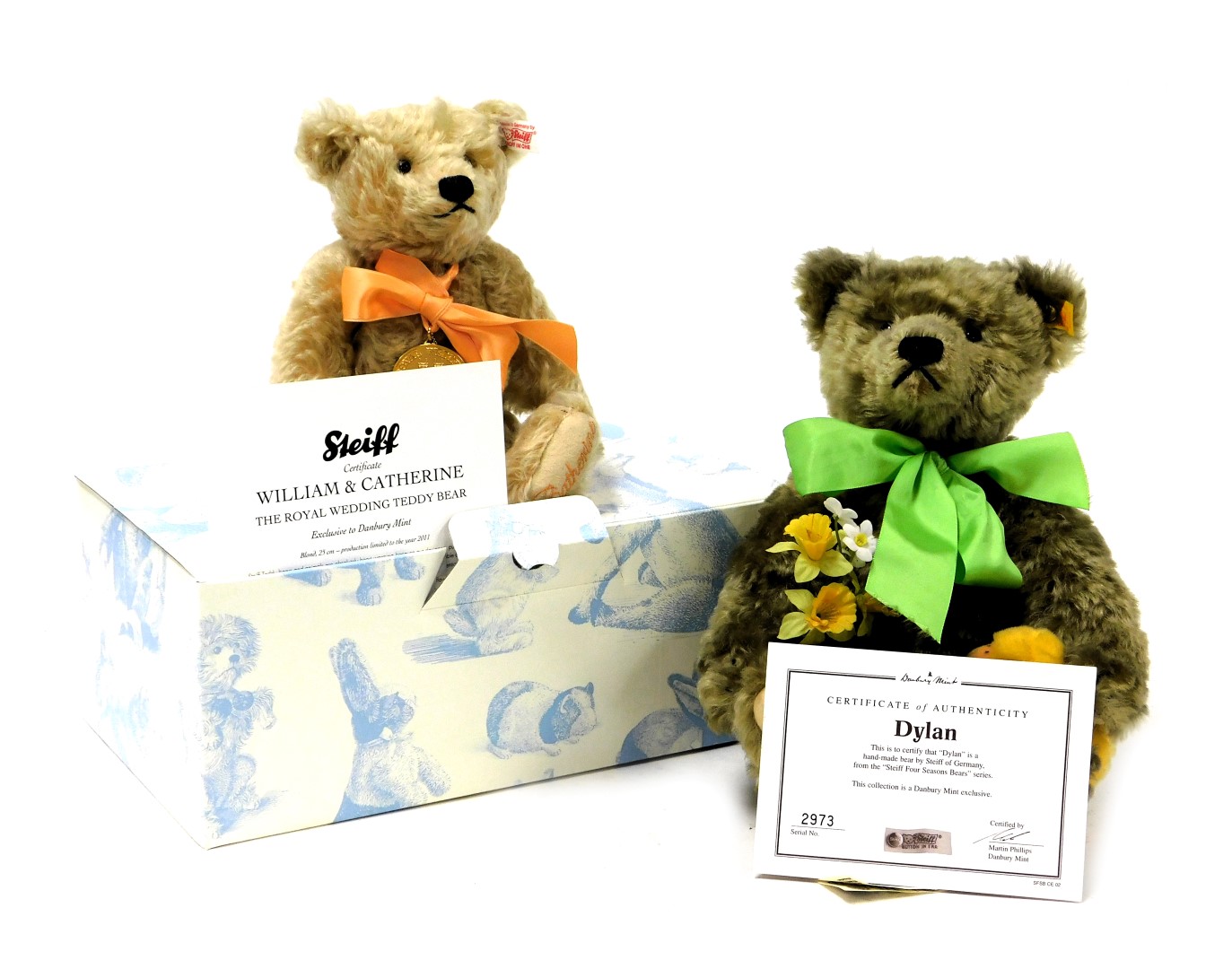 A Steiff William and Catherine The Royal Wedding Teddy bear, exclusive to Danbury Mint, limited edit