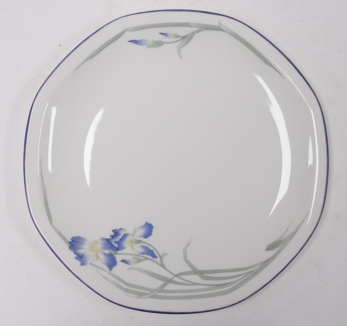 A Royal Doulton porcelain Minerva pattern part dinner and tea service, including a pair of oval serv - Image 2 of 3