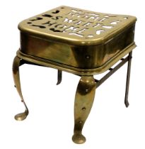 A 19thC brass footman, pierced to the top "Home Sweet Home", raised on front cabriole legs, 34cm wid