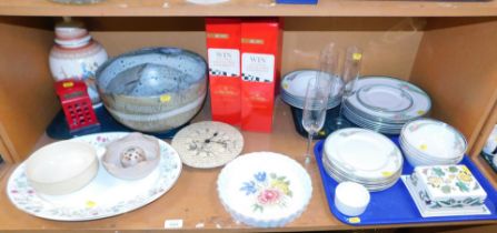 Ceramics and glassware, including boxed Mum champagne glasses, other items to include part dinner se