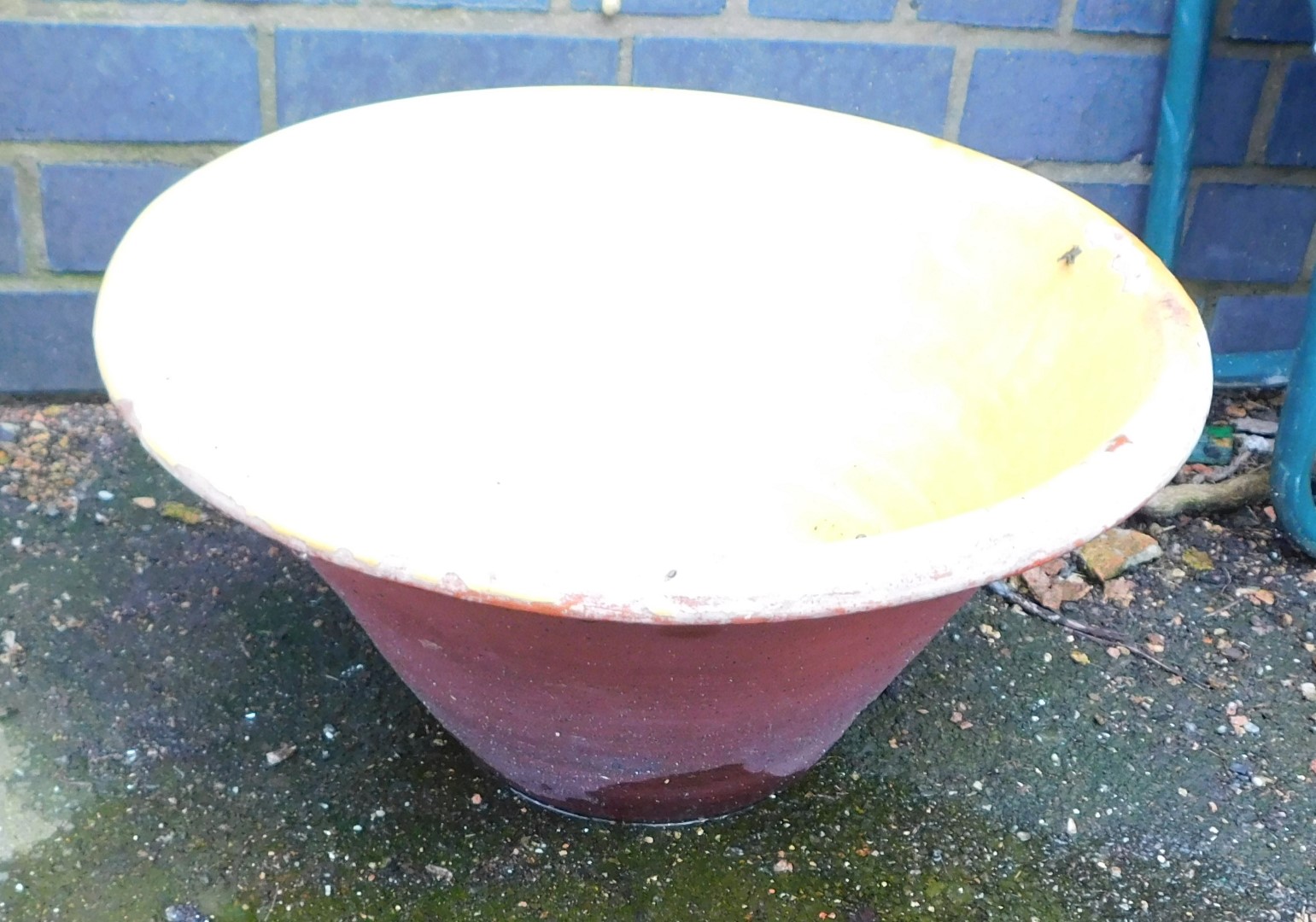A large ceramic garden planter or pancheon, 49cm diameter.