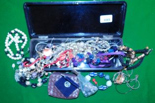Costume jewellery, to include simulated pearl necklaces, various other beaded necklaces, etc. (1 lar