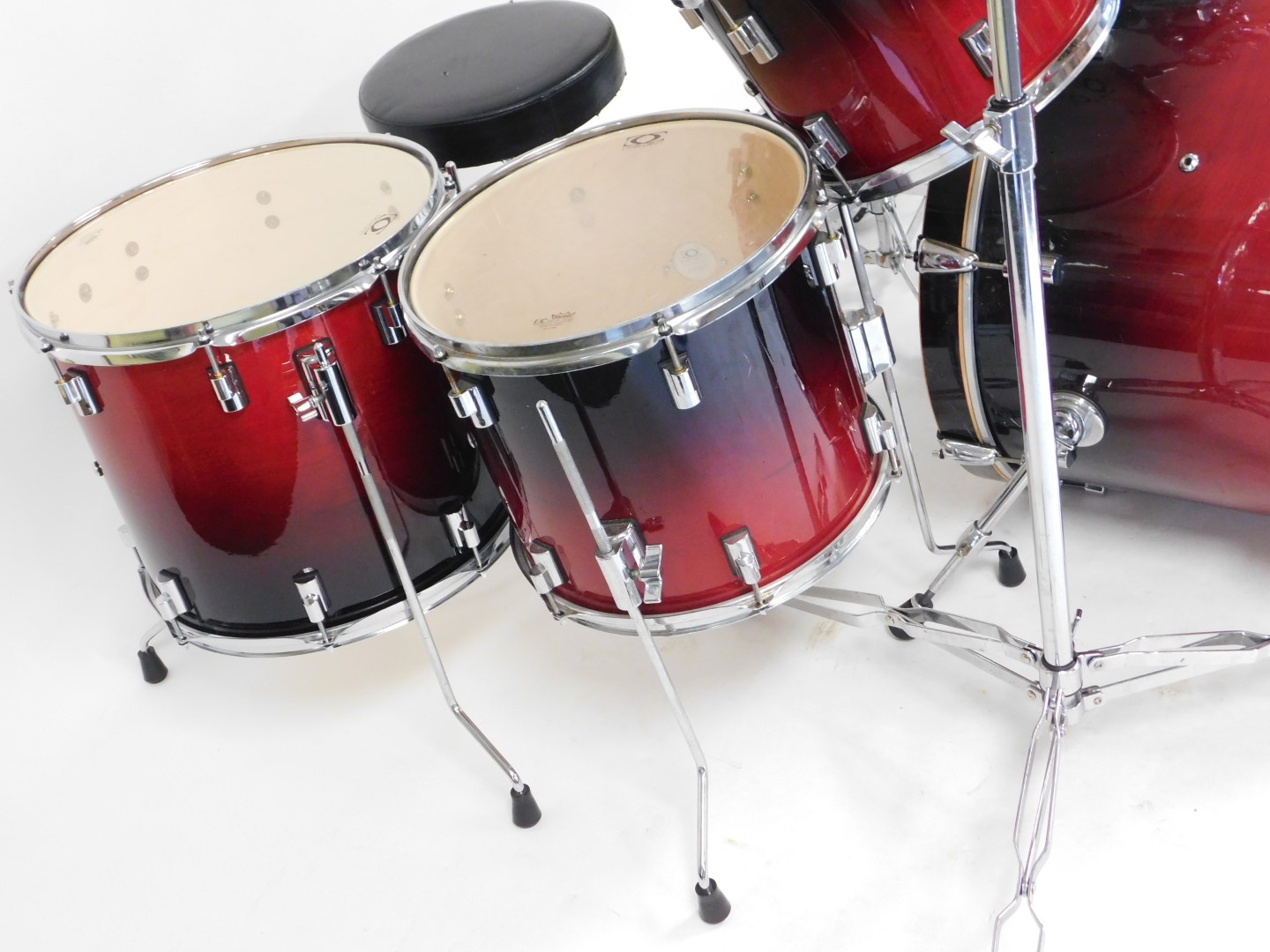 A Drum Craft drum kit, with remo drum heads, including a snare drum, floor tom, another floor tom, b - Image 4 of 5