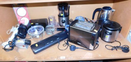 Electrical items, to include a toaster, kettle, food blender, Breville toaster, food mixer, telephon