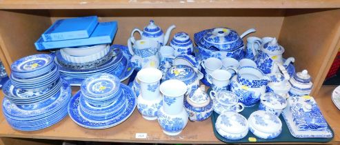 A selection of Old Willow pattern Old English ironstone tableware ceramics, to include saucers, bowl