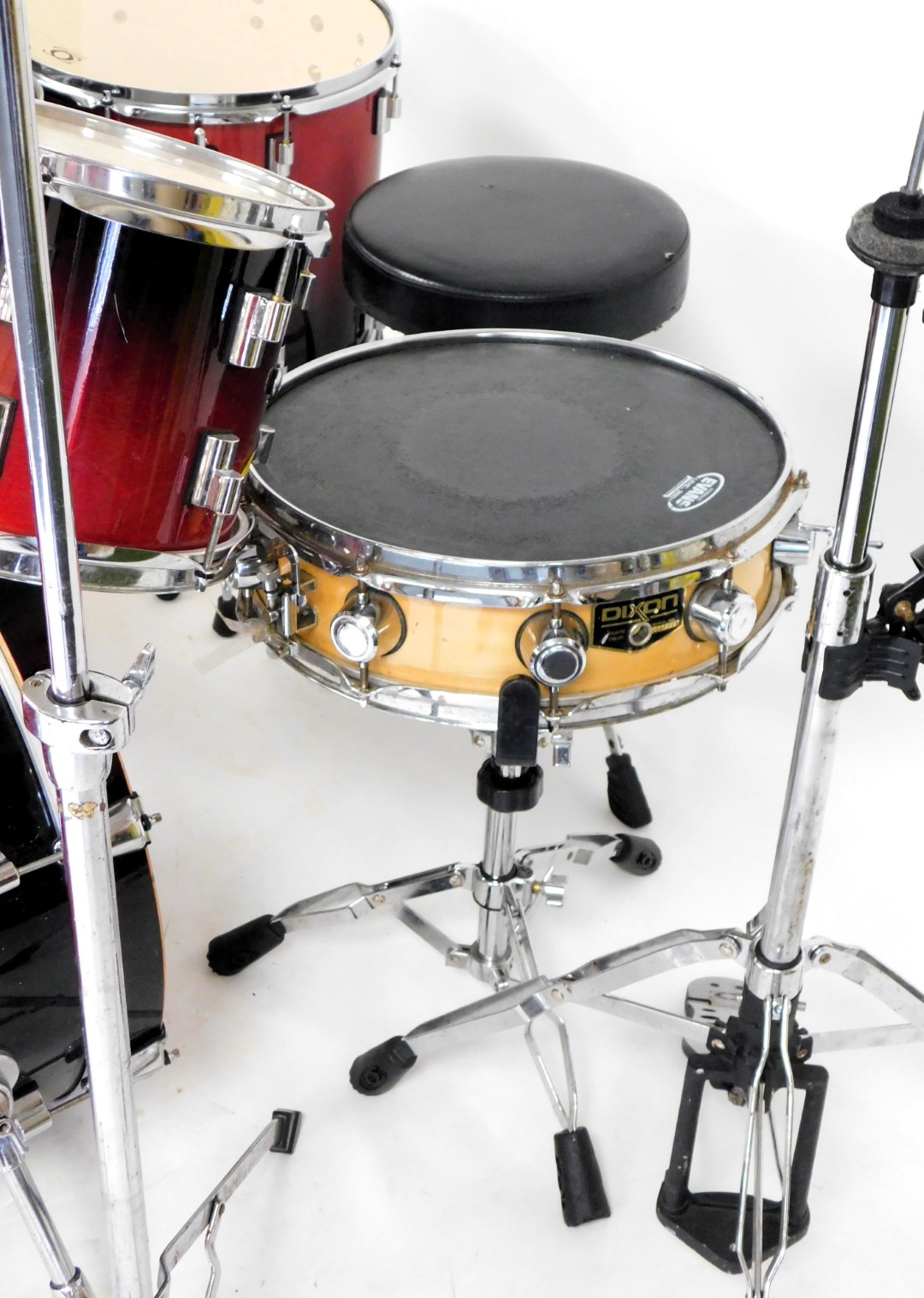 A Drum Craft drum kit, with remo drum heads, including a snare drum, floor tom, another floor tom, b - Image 3 of 5