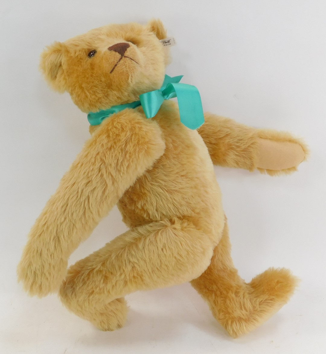 A Steiff British Collectors 1907 replica Teddy bear, limited edition number 1055/2000, 55cm high, - Image 2 of 3