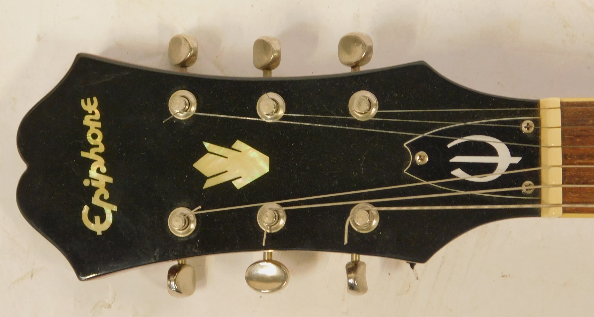 An Epiphone Riviera P93 MG electric guitar, serial number 11021502198, the body in gold coloured - Image 4 of 13