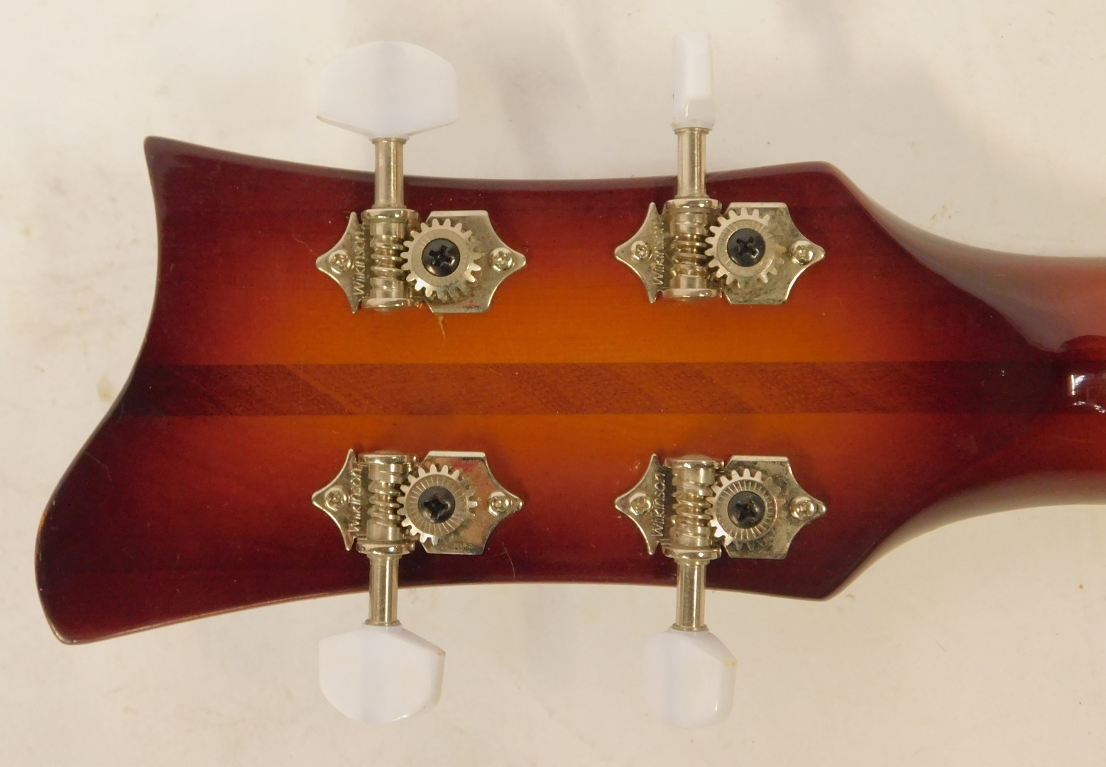 A Hofner Contemporary Series violin bass electric guitar, a graduated brown body, 106cm long, in - Image 5 of 9