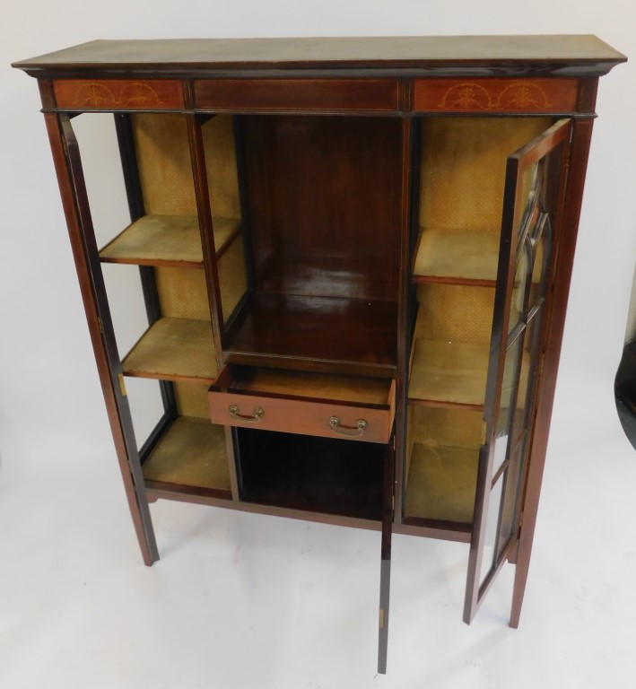 An Edwardian mahogany and boxwood inlaid cabinet, the top with a moulded cornice above a central - Image 3 of 3