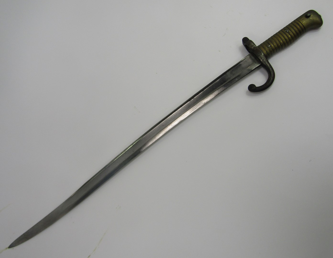 An 1866 pattern French Chassepot sword bayonet, with brass grip, and black painted metal scabbard, - Image 3 of 5