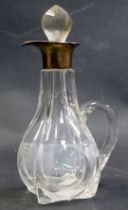 An Edward VII silver and cut glass vinaigrette, the cut glass domed body with a silver collar, maker