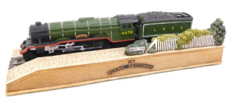 A Lilliput Lane The Flying Scotsman at Kings Lynn group, limited edition of 500, L3396, 21cm wide,