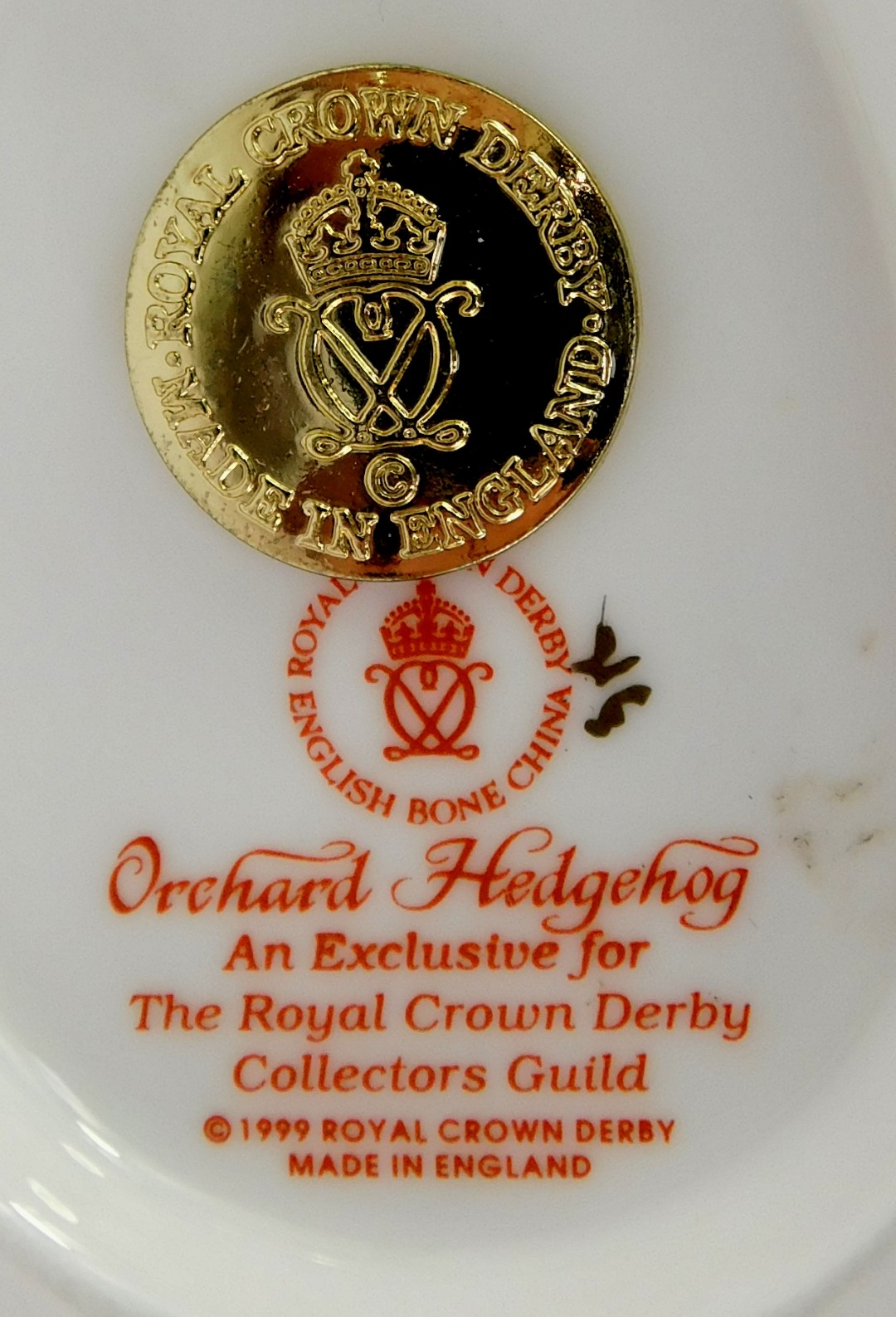 A Royal Crown Derby porcelain orchard hedgehog paperweight, an exclusive for the Royal Crown Derby - Image 3 of 3