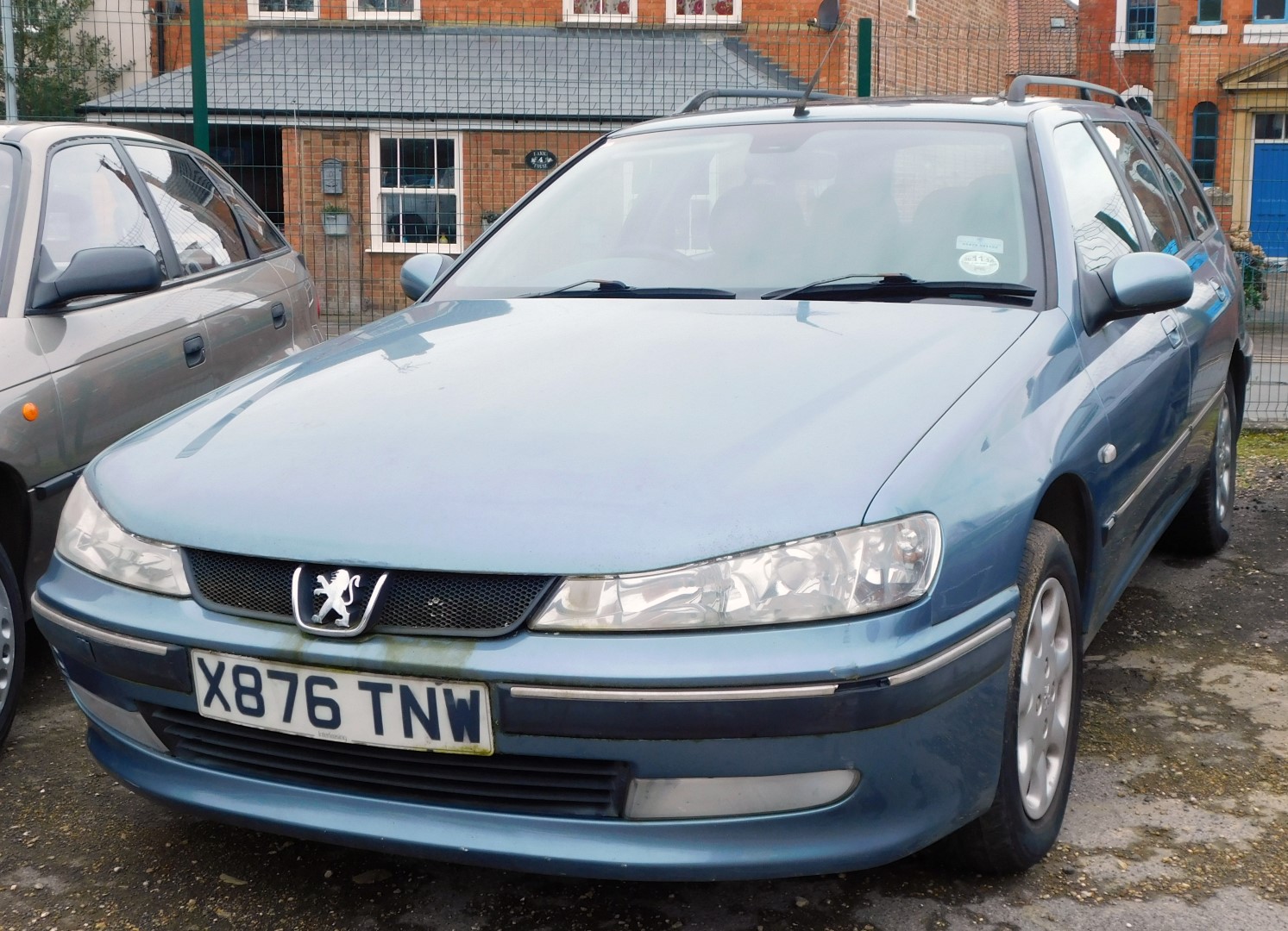 A Peugeot 406 estate, registration X876 TNW, manual, no V5, MOT expired 1st December 2023, last