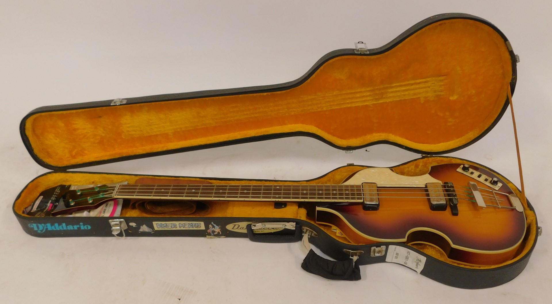 A Hofner Contemporary Series violin bass electric guitar, a graduated brown body, 106cm long, in - Image 7 of 9